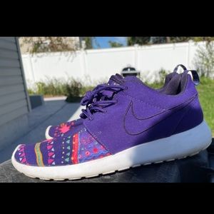 Nike Rosherun MP Moypup Purple QS Rare Sneakers Size 8 Wmns 652875-500 Roshe run